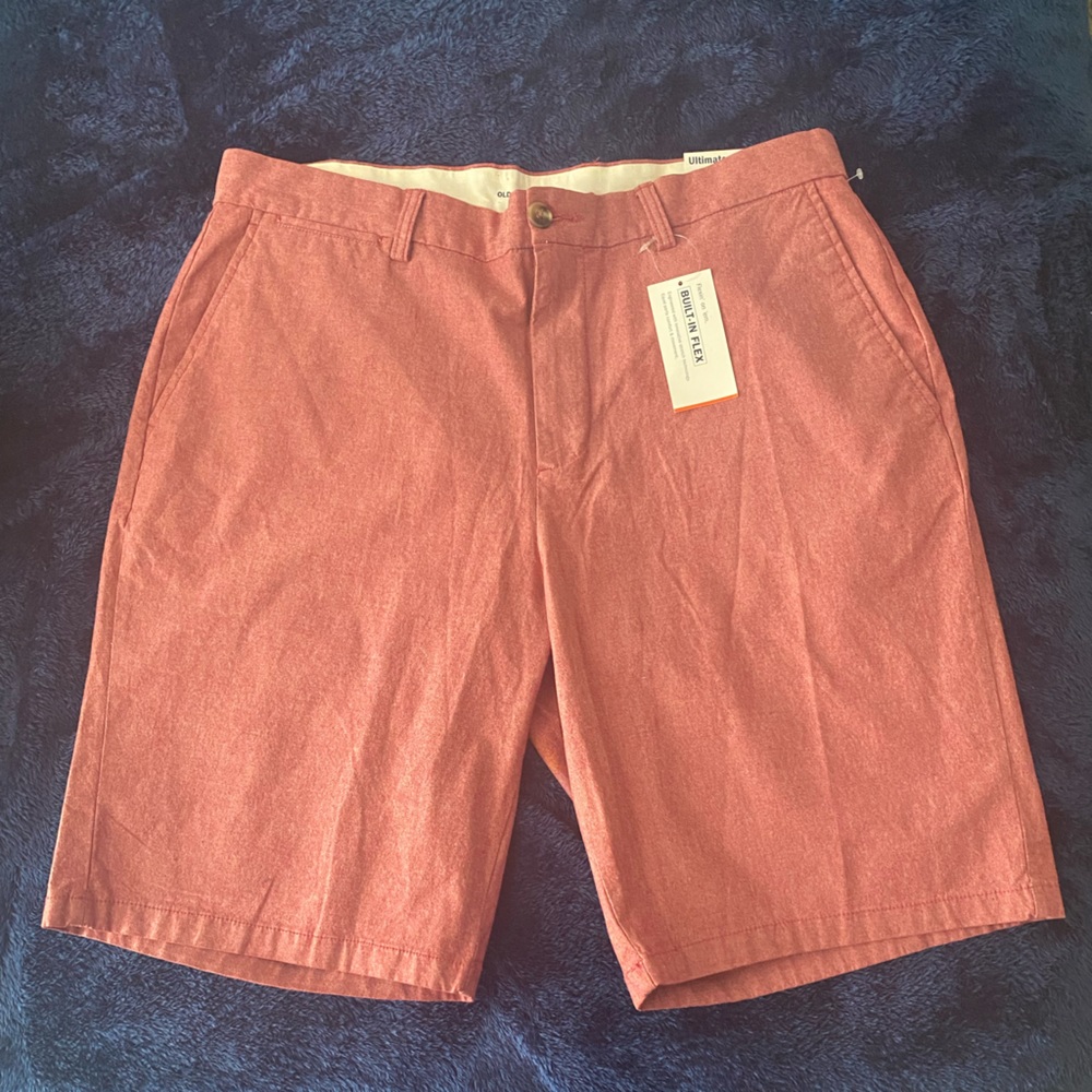 Men’s Old Navy Built-In Flex Ultimate Slim Chino shorts - NWT Size 36